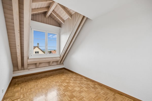 4.5-Zimmer-Dachmaisonettewohnung mit Balkon und Einstellplatz 13