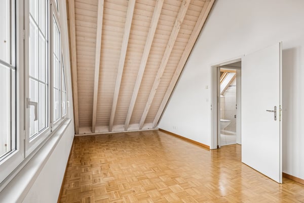 4.5-Zimmer-Dachmaisonettewohnung mit Balkon und Einstellplatz 20