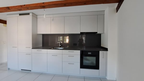 Charmante Single-Wohnung in einem familiären Riegelbau zu vermieten 2