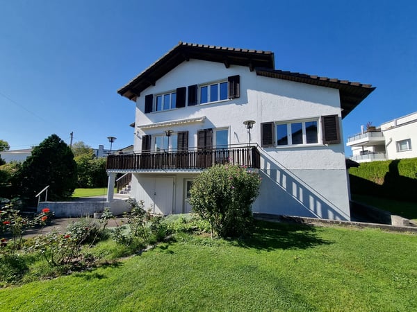 Freistehendes Einfamilienhaus mit Garten, Charme und Potenzial in Volketswil/Hegnau 1