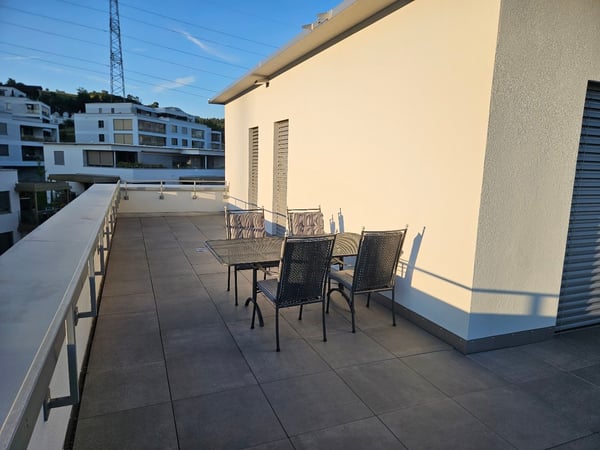 Moderne 1.5-Zimmer-Wohnung mit grosszügiger Terrasse und Seenähe in Schmerikon 9