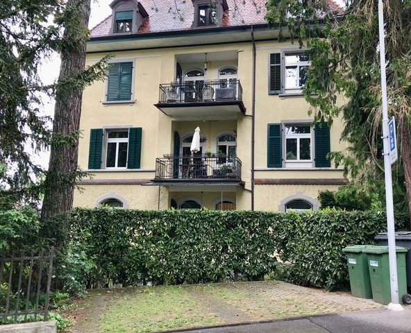 Aussenparkplatz an zentraler Lage zu vermieten 2