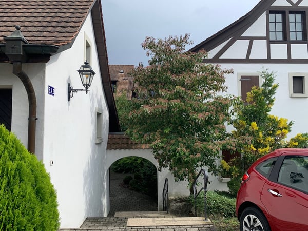 Charmante 2.5-Zimmer-Maisonette in idyllischem Neerach 9