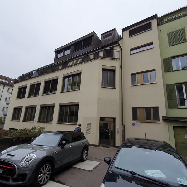 Hochwertige 3 1/2-Zimmerwohnung mit separatem Büroraum nahe Zürichsee 2