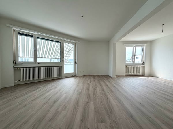 Grosszügige sanierte 5.5-Zimmer-Wohnung in Dübendorf mit Balkon 9