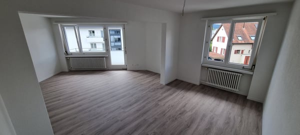 Grosszügige sanierte 4.5-Zimmer-Wohnung in Dübendorf mit Balkon 12