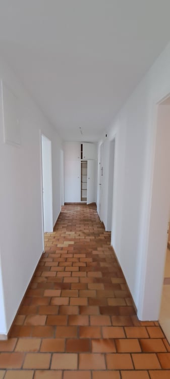 Grosszügige sanierte 4.5-Zimmer-Wohnung in Dübendorf mit Balkon 6