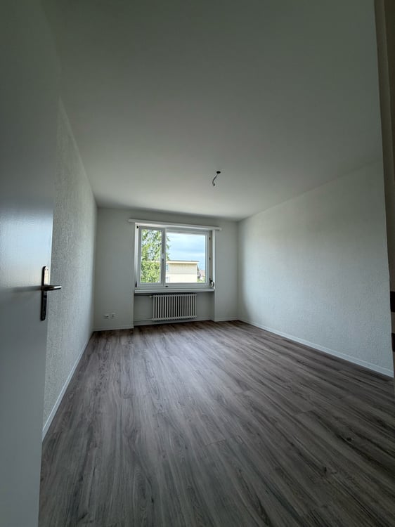Grosszügige sanierte 5.5-Zimmer-Wohnung in Dübendorf mit Balkon 16
