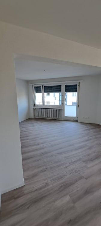 Grosszügige sanierte 4.5-Zimmer-Wohnung in Dübendorf mit Balkon 10