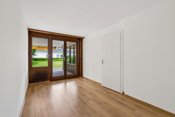 frisch renovierte 2-Zimmerwohnung mit grosser Terrasse in Zollikon 6