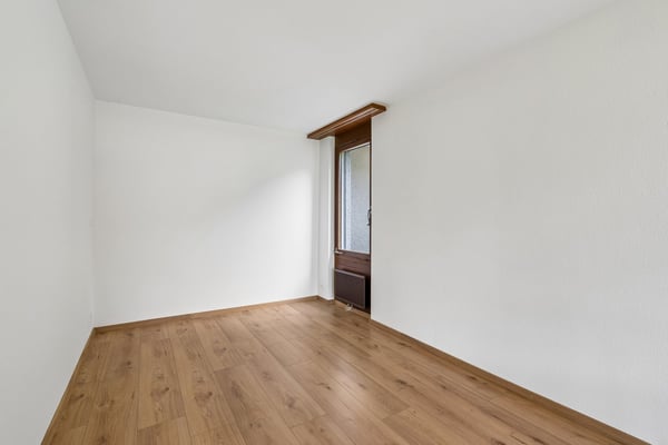 frisch renovierte 2-Zimmerwohnung mit grosser Terrasse in Zollikon 5