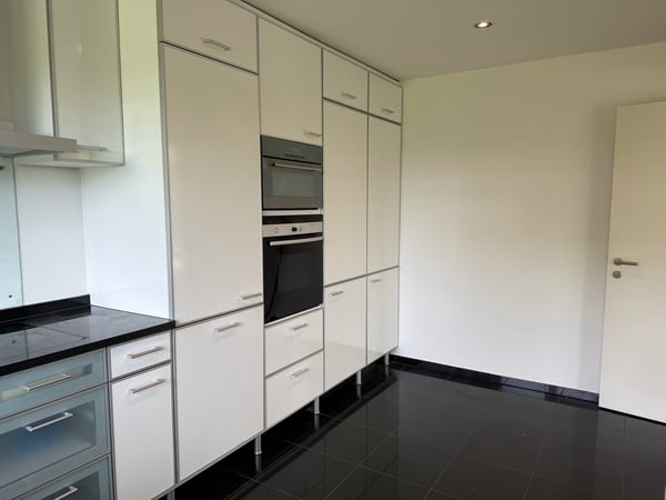 Einzigartige, grosszügige 5.5-Zimmerwohnung mit Garten und Cheminée 7