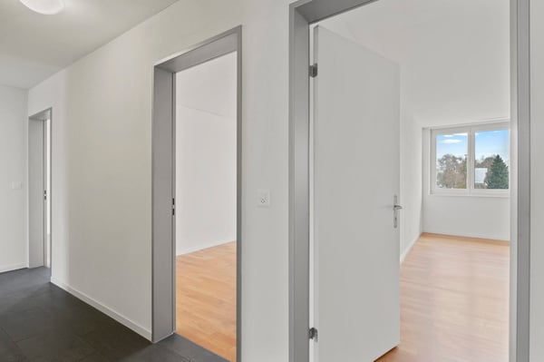Grosse 4.5-Zimmer-Whg mit freier Sicht auf die Mythen 13