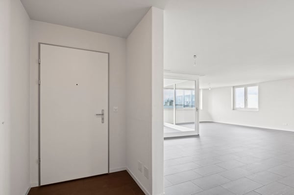 Grosse 4.5-Zimmer-Whg mit freier Sicht auf die Mythen 2
