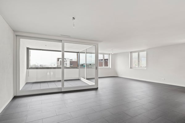 Grosse 4.5-Zimmer-Whg mit freier Sicht auf die Mythen 4