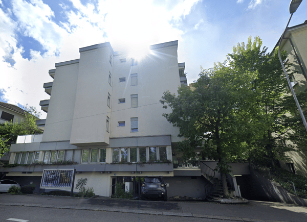 Charmante 3.5-Zimmer-Terrassenwohnung im Erdgeschoss in Zürich-Oerlikon