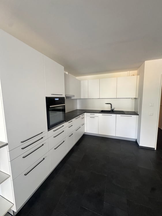 Charmante 3.5-Zimmer-Terrassenwohnung im Erdgeschoss in Zürich-Oerlikon 2