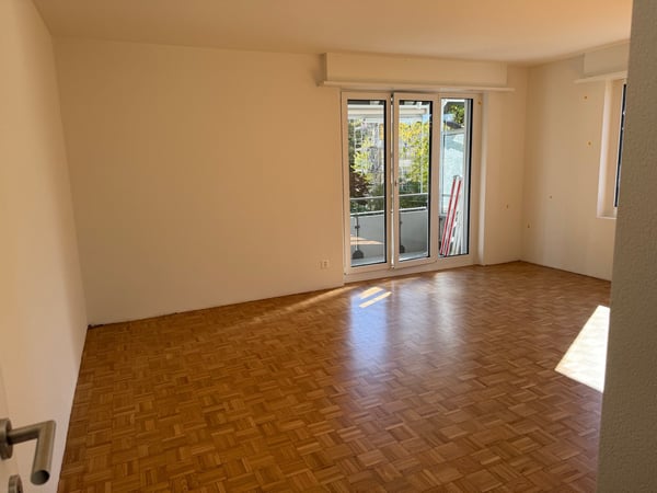 Frisch sanierte 2-Zimmerwohnung mit zwei Balkonen in Witikon 6