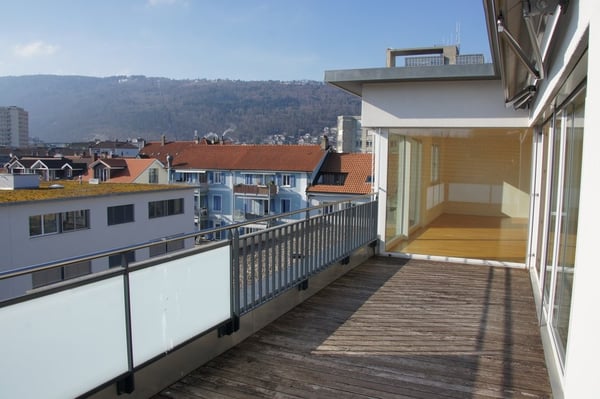 Charmante 1.5-Zimmer-Attikawohnung mit Aussicht über Biel 10