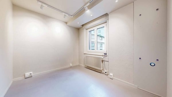 Surface commerciale avec vitrine d'environ 85 m2 9