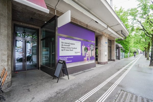 Surface commerciale avec vitrine d'environ 85 m2 2