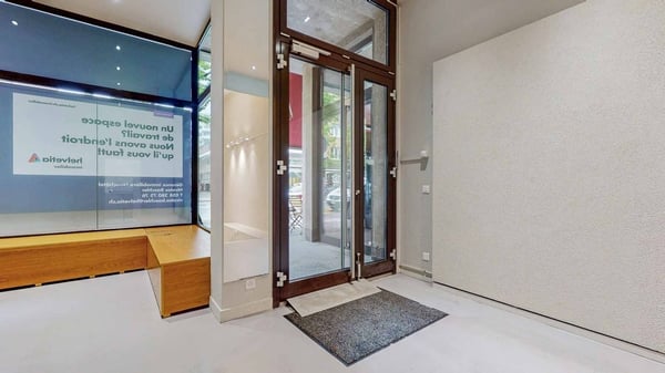 Surface commerciale avec vitrine d'environ 85 m2 3