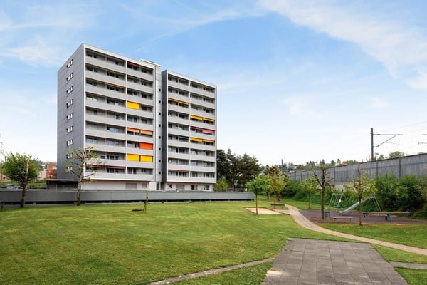 Place de parc extérieure sis Pierre-de-Savoie 2