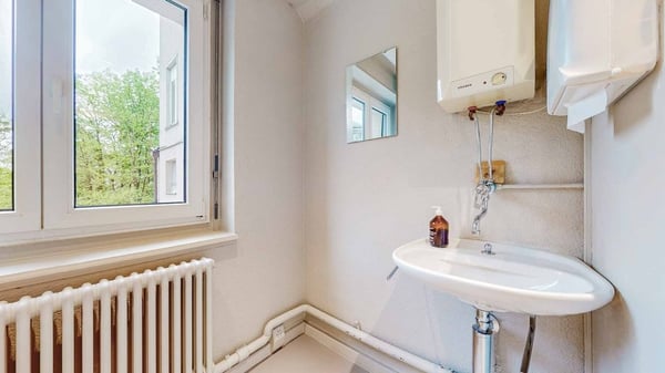 Surface commerciale avec vitrine d'environ 85 m2 10