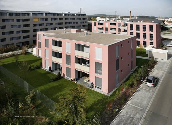 Perfekt für Familien: Wohnung mit grossem Wohnbereich & Sitzplatz