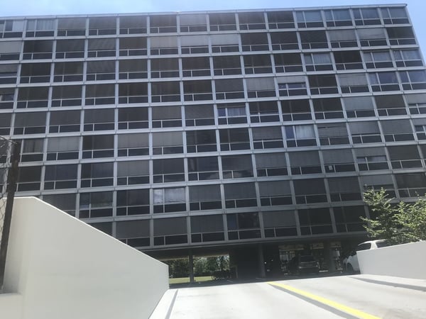 Garage box rénové dans parking collectif 2