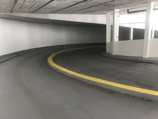 Garage box rénové dans parking collectif 3