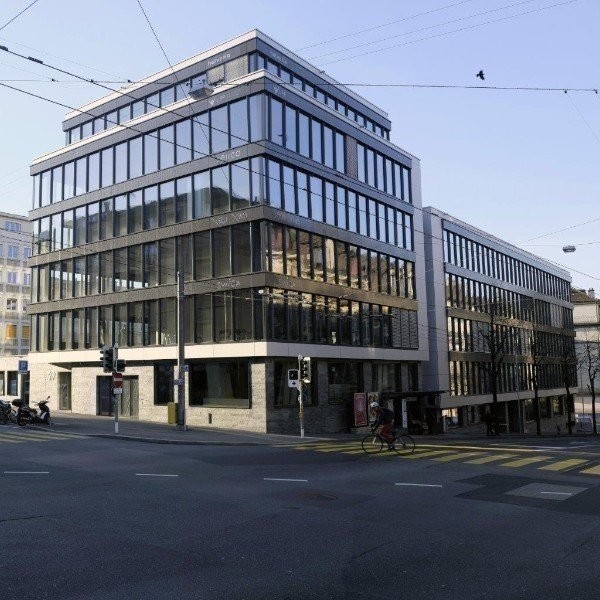 Cherchez-vous une place intérieure proche de la gare ? 1