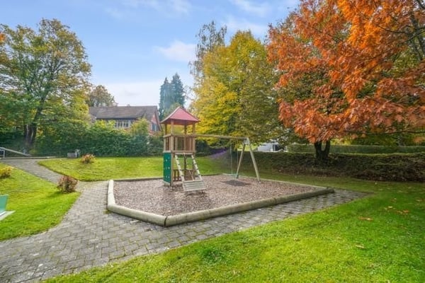 Grosszügige Erkerwohnung mit Top-Lage wartet auf Sie! 10