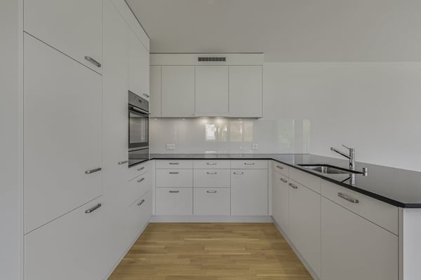 Moderne 3.5 Zimmerwohnung mit Loggia 2