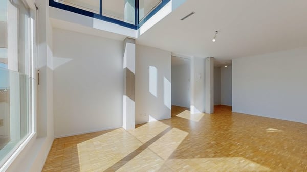 Spacieux loft en duplex avec balcon. 6