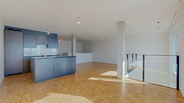 Spacieux loft en duplex avec balcon. 5