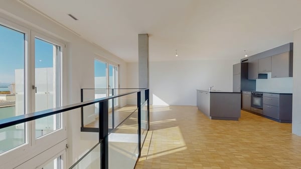 Spacieux loft en duplex avec balcon. 4