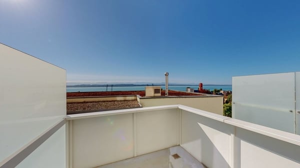 Spacieux loft en duplex avec balcon. 2