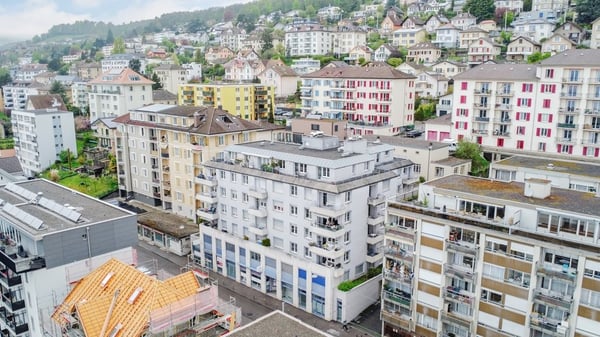 Appartement 2.5 pièces au 4ème étage avec ascenseur 2