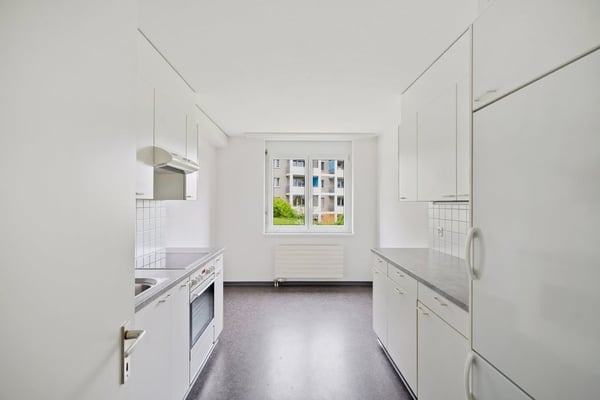 Grosszügige Erdgeschoss-Wohnung mit Gartensitzplatz! 2