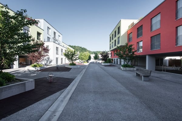 Gross, modern, perfekt gelegen = Ihr neues Zuhause 10