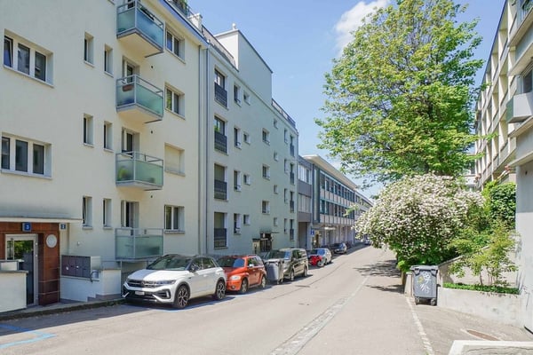 Gemütlich Wohnen über den Dächer von Zürich 1