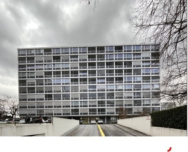Garage box rénové dans parking collectif 2
