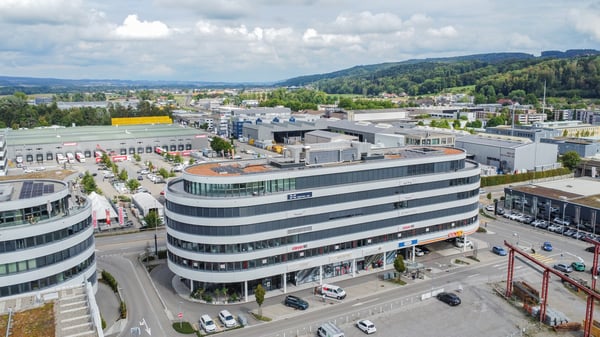 Moderne, lichtdurchflutete Bürofläche an zentraler Lage in Frauenfeld bezugsbereit und flexibel 1