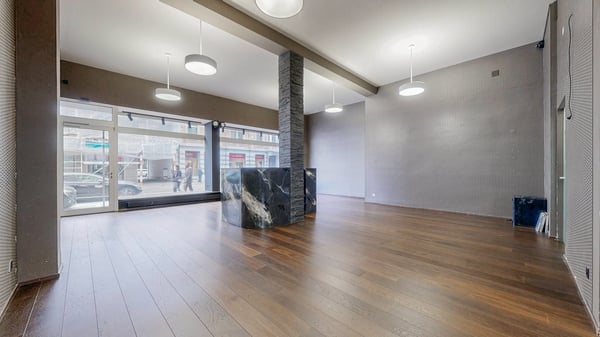 Ladenlokal mit grosszügigem Schaufenster 9
