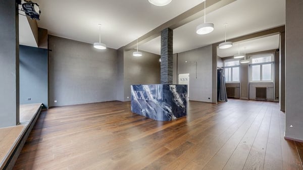 Ladenlokal mit grosszügigem Schaufenster 11