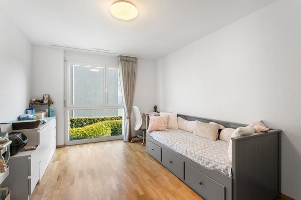 Moderne 5.5-Zi. Wohnung mit Hobbyraum an top Lage 12