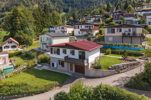 Einfamilienhaus mit traumhafter Walensee- und Bergsicht 2