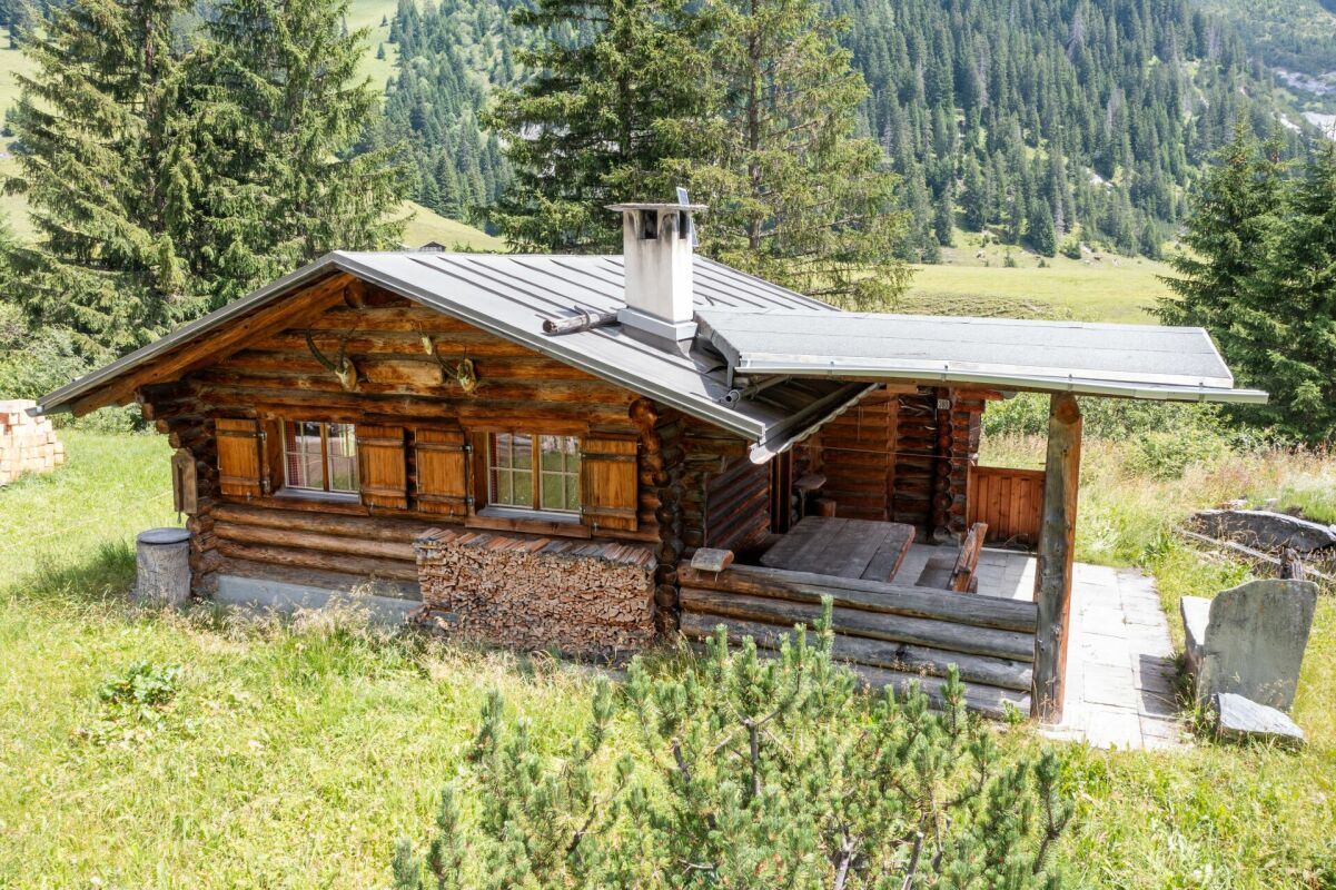 Maiensäss im Hochtal Bargis zu verkaufen