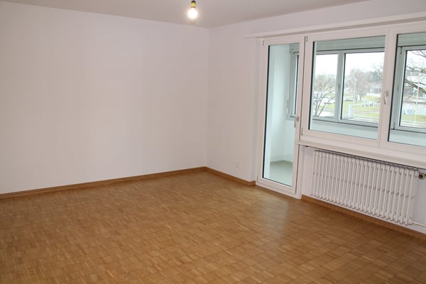 helle, *RENOVIERTE* und grosszügige 2-Zi. Whg. an zentraler Lage 6